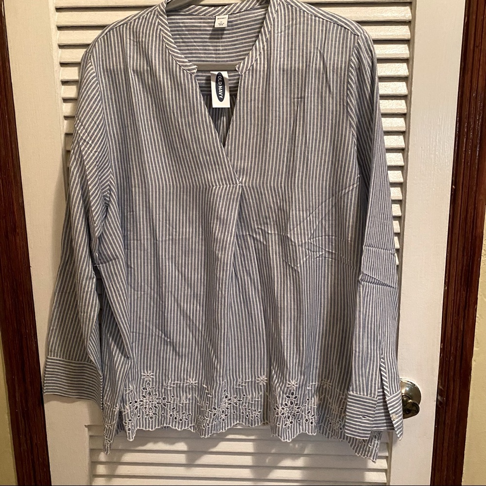 NWT - Old Navy V-Neck Striped Top, Eyelet Embroidered Border, Sz XL